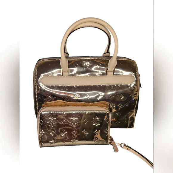 11x8x5.Michael Kors Gold Satchel Bag & wristlet. New shoulder strap. - Picture 12 of 15